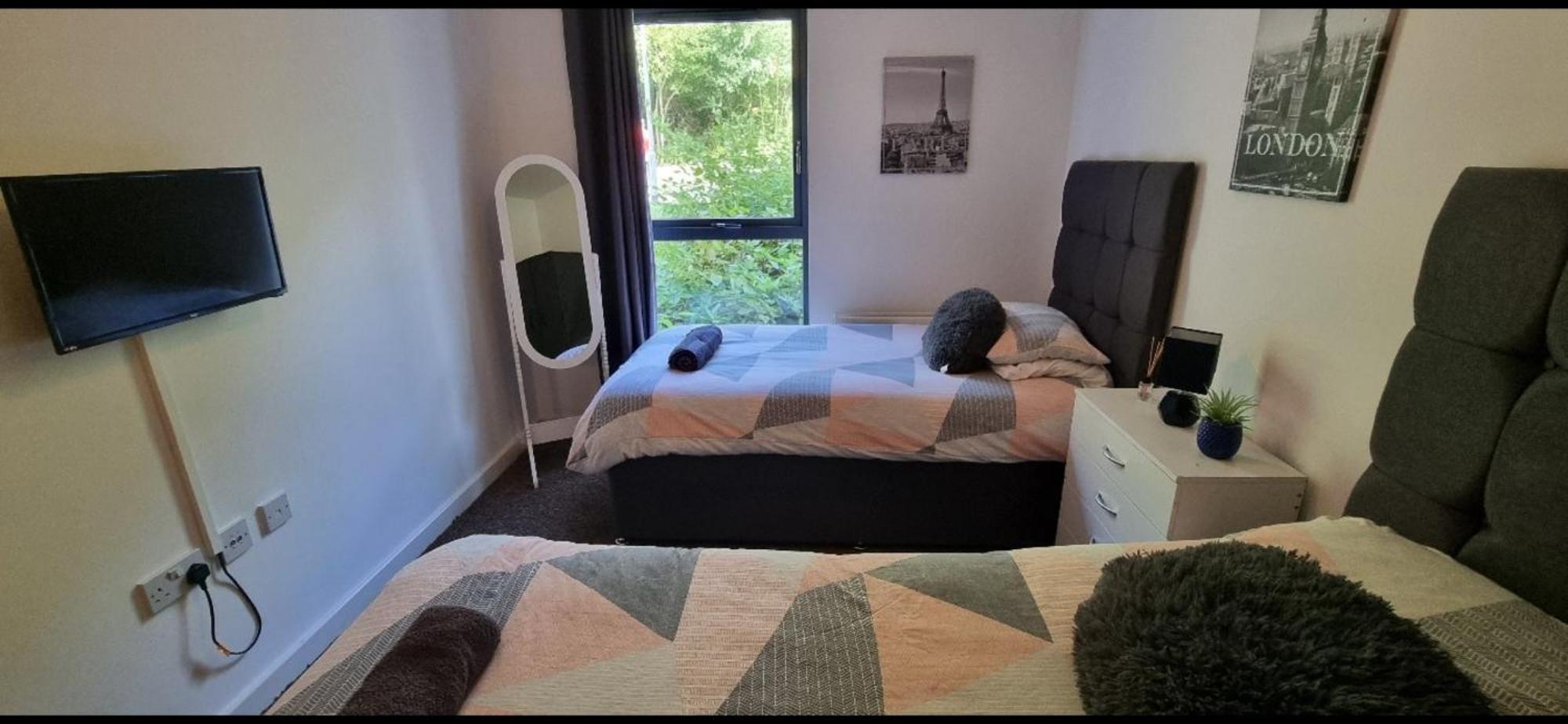 Brentwood Town Retreat - Large 2 Bedroom Apartment Εξωτερικό φωτογραφία