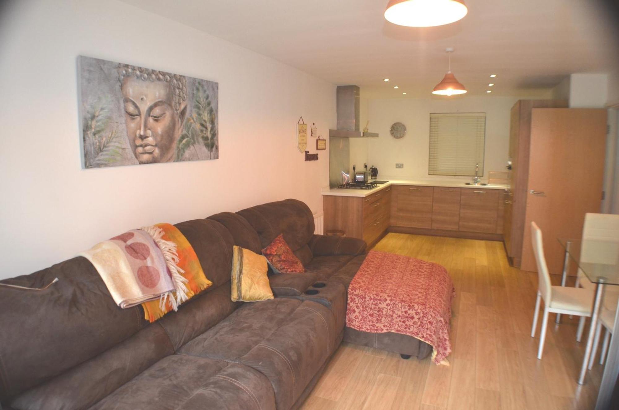 Brentwood Town Retreat - Large 2 Bedroom Apartment Εξωτερικό φωτογραφία