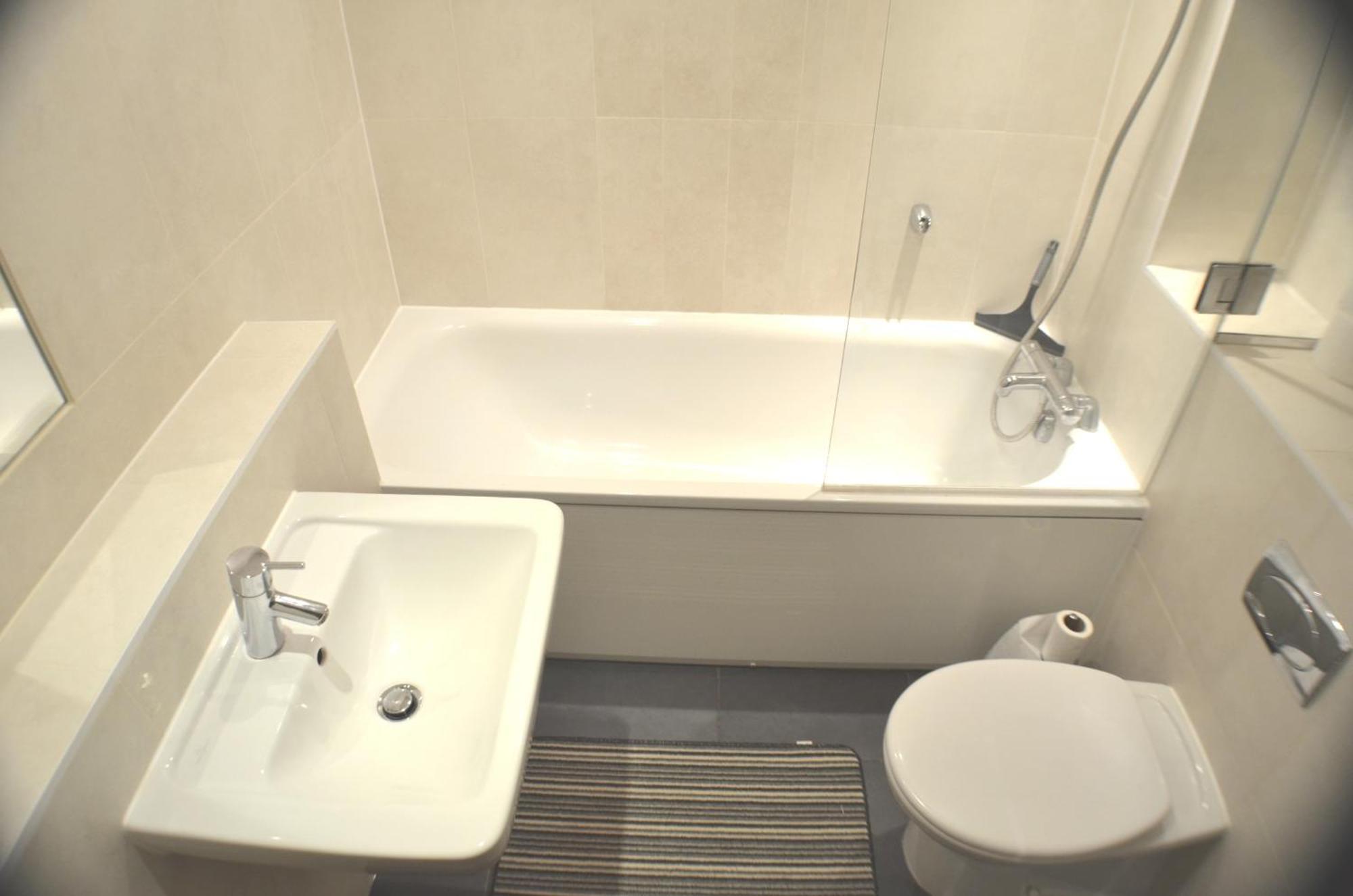 Brentwood Town Retreat - Large 2 Bedroom Apartment Εξωτερικό φωτογραφία